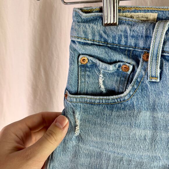 Levi's 501 Women's 24 Waist Button Fly Stonewashed Denim Raw Hem Jean Shorts - Picture 9 of 10